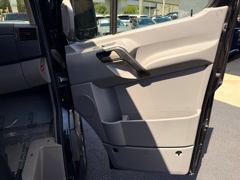 Used 2015 Mercedes-Benz Sprinter 3500 image 29