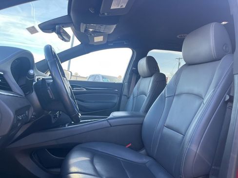 Used 2024 Buick Enclave Premium image 7