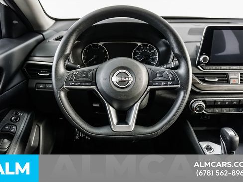 Used 2025 Nissan Altima 2.5 SV FWD image 24
