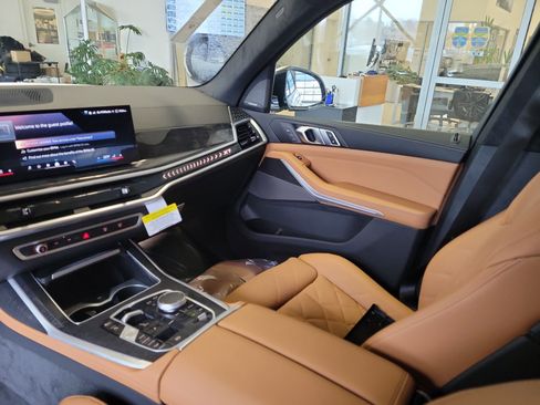 New 2026 BMW X7 xDrive40i image 3