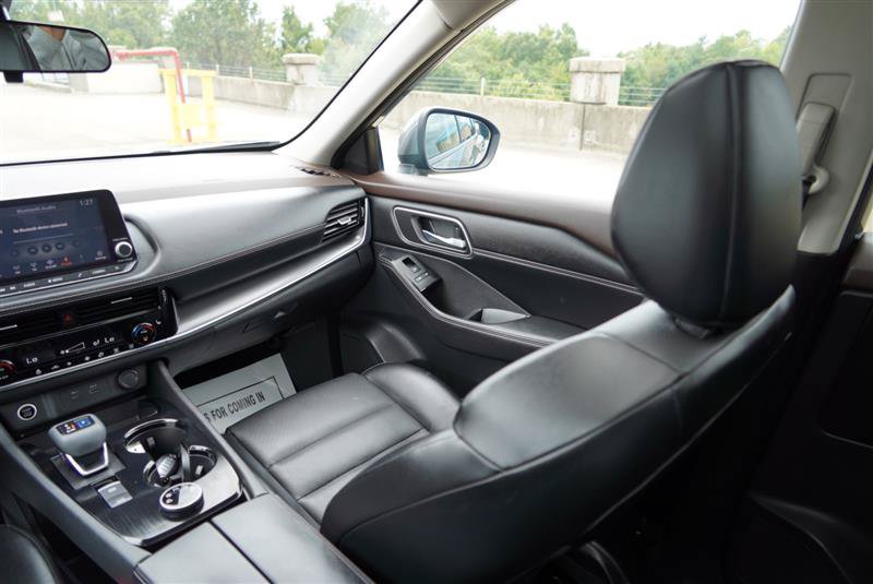 Used 2021 Nissan Rogue SV w/ Premium Package AWD/4WD image 40