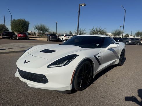 Used 2018 Chevrolet Corvette Stingray w/ Carbon Flash Badge Package image 11