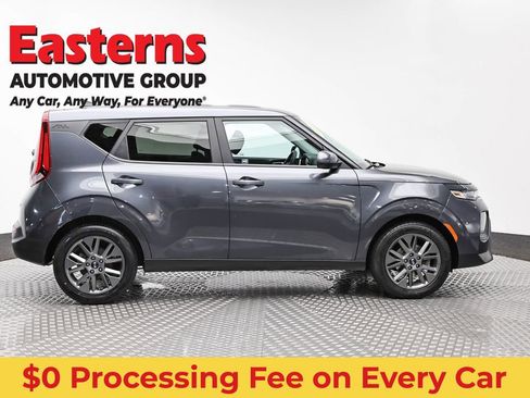 Used 2021 Kia Soul S FWD image 4