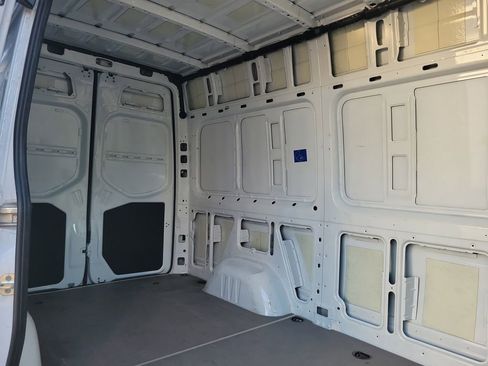 Used 2025 Mercedes-Benz Sprinter 2500 image 9