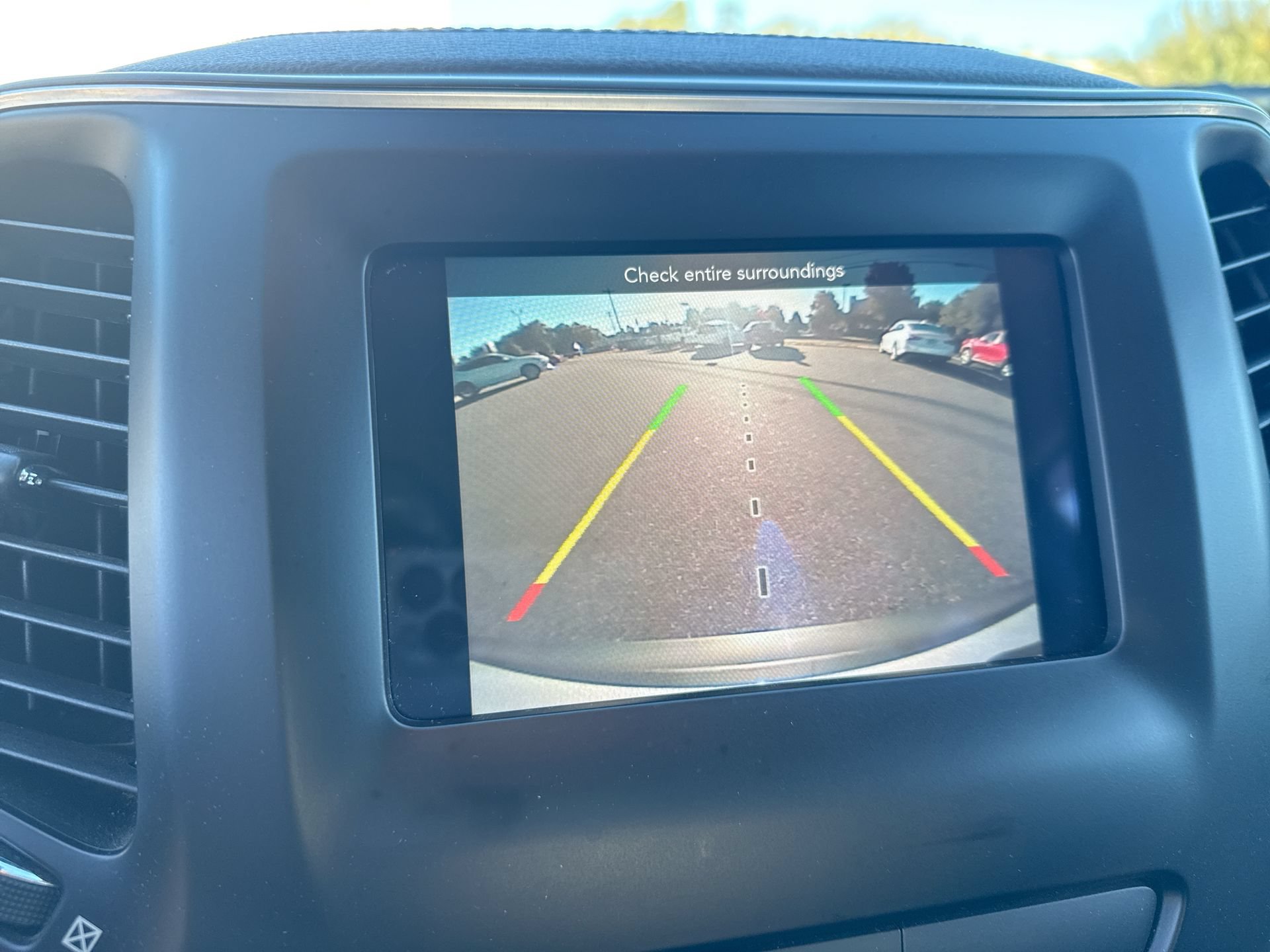 Used 2019 Jeep Cherokee Latitude Plus FWD image 11