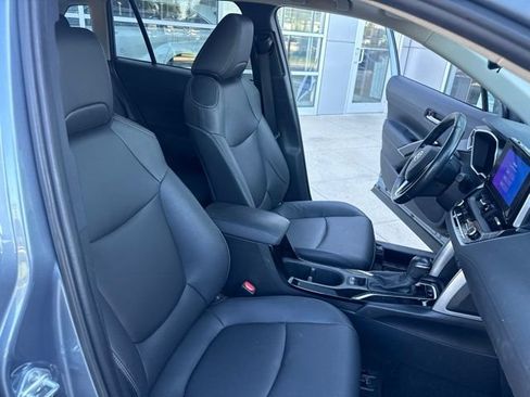 Used 2024 Toyota Corolla Cross XLE w/ Convenience Package AWD/4WD image 33