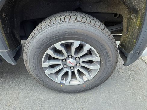 Used 2020 GMC Sierra 1500 AT4 w/ AT4 Premium Package AWD/4WD image 9