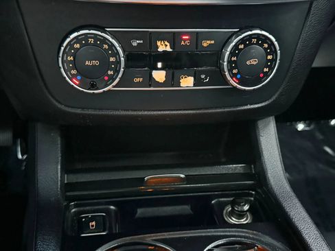 Used 2016 Mercedes-Benz GL 320 BlueTEC 4MATIC w/ Premium I Package image 38