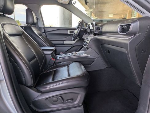 Used 2023 Ford Explorer XLT w/ Equipment Group 202A image 32