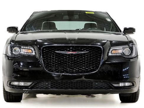 Used 2021 Chrysler 300 S RWD image 2