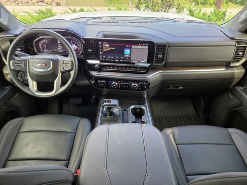Used 2024 GMC Sierra 1500 SLT AWD/4WD image 12