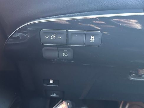 Used 2017 Toyota Prius Three Touring image 30