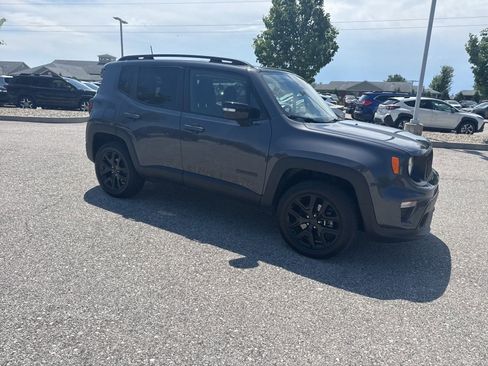 Used 2023 Jeep Renegade Altitude w/ Convenience Group I AWD/4WD image 9