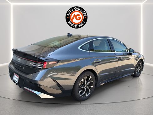 Used 2024 Hyundai Sonata SEL FWD image 4