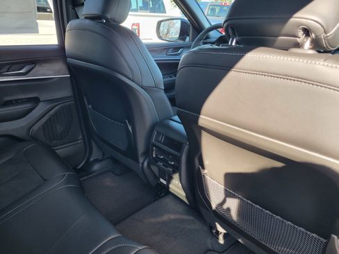 New 2026 Jeep Grand Cherokee Altitude image 17