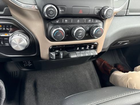 Used 2022 RAM 1500 Laramie AWD/4WD image 24