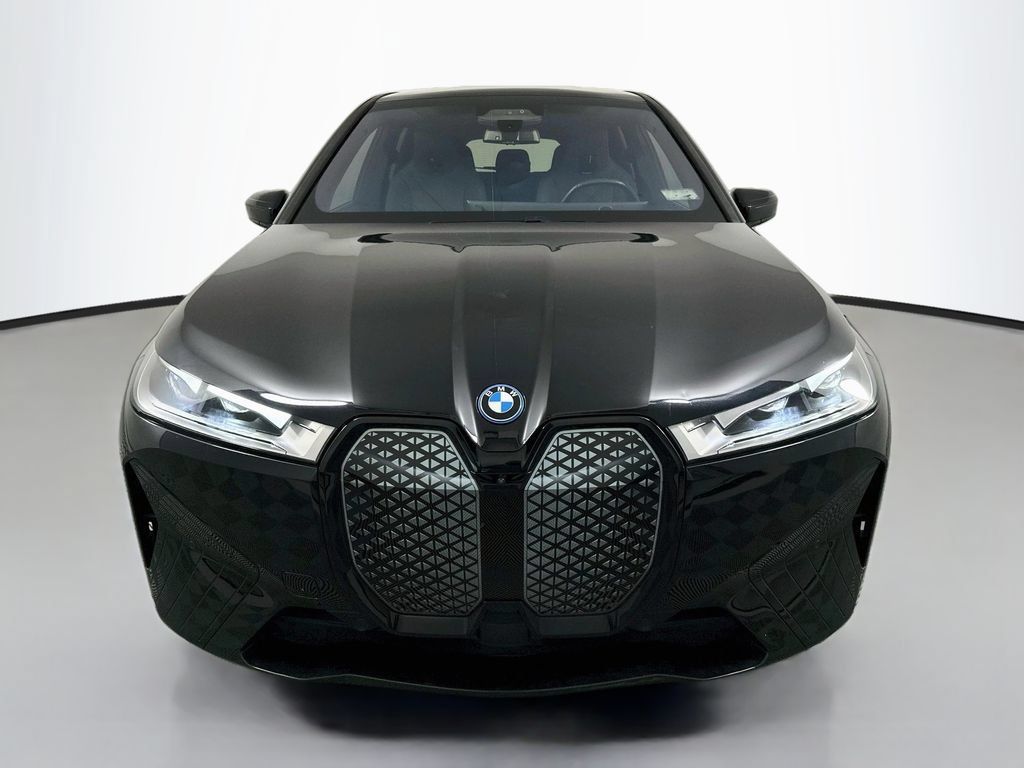 Used 2024 BMW iX xDrive50 w/ Premium Package AWD/4WD image 2
