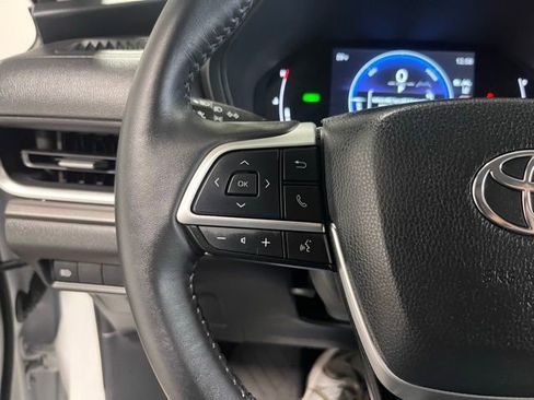 Used 2024 Toyota Grand Highlander XLE image 25