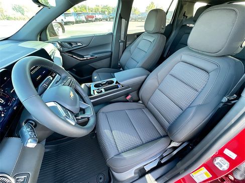New 2026 Chevrolet Equinox LT w/ Safety and Technology Package image 15
