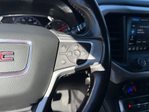 Used 2020 GMC Acadia SLT w/ Driver Alert Package II image 21