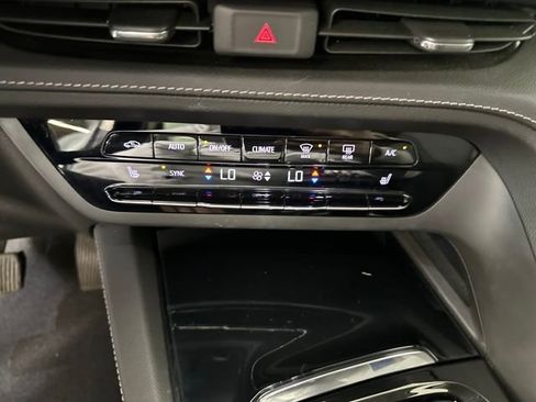 Used 2022 Buick Envision Preferred FWD image 23