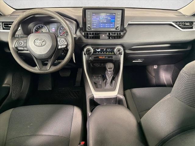 Used 2022 Toyota RAV4 LE FWD image 22