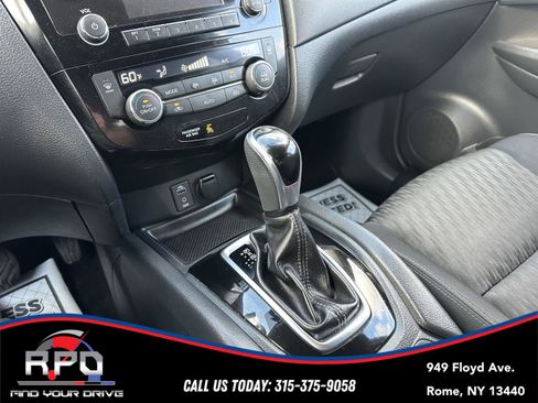 Used 2017 Nissan Rogue SV AWD/4WD image 20