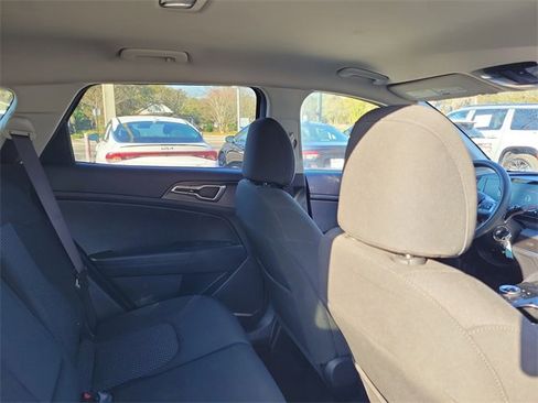 Used 2023 Kia Sportage LX image 31
