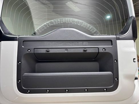 New 2025 Land Rover Defender 110 V8 image 44