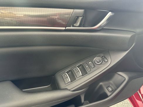 Used 2021 Honda Accord Sport image 17