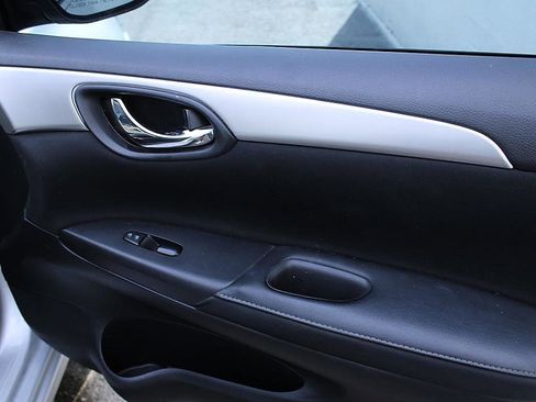 Used 2019 Nissan Sentra S FWD image 18
