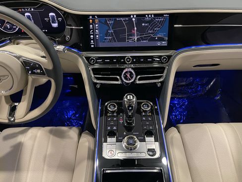 Used 2020 Bentley Flying Spur W12 image 17