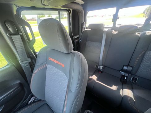 Used 2021 Jeep Gladiator Mojave w/ Cold Weather Group AWD/4WD image 24