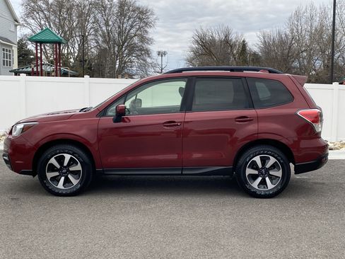 Used 2017 Subaru Forester 2.5i Premium w/ All-Weather Package image 3