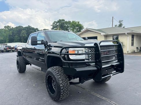 Used 2015 GMC Sierra 2500 SLE w/ SLE Preferred Package AWD/4WD image 3