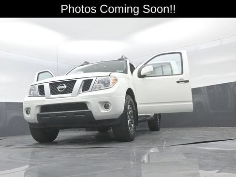 Used 2020 Nissan Frontier PRO-4X w/ Pro-4x Utility Package AWD/4WD image 34