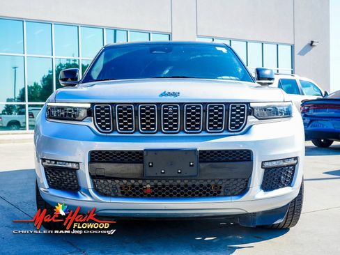 Used 2022 Jeep Grand Cherokee L Summit w/ Luxury Tech Group V image 4