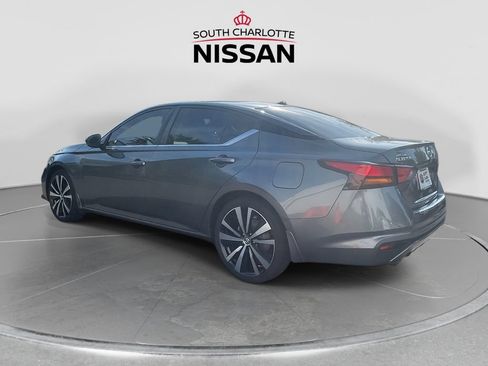 Used 2021 Nissan Altima 2.5 SR w/ SR Premium Package FWD image 4