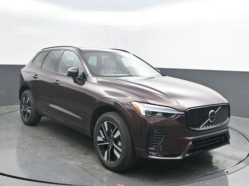 New 2026 Volvo XC60 B5 Core w/ Climate Package AWD/4WD image 9