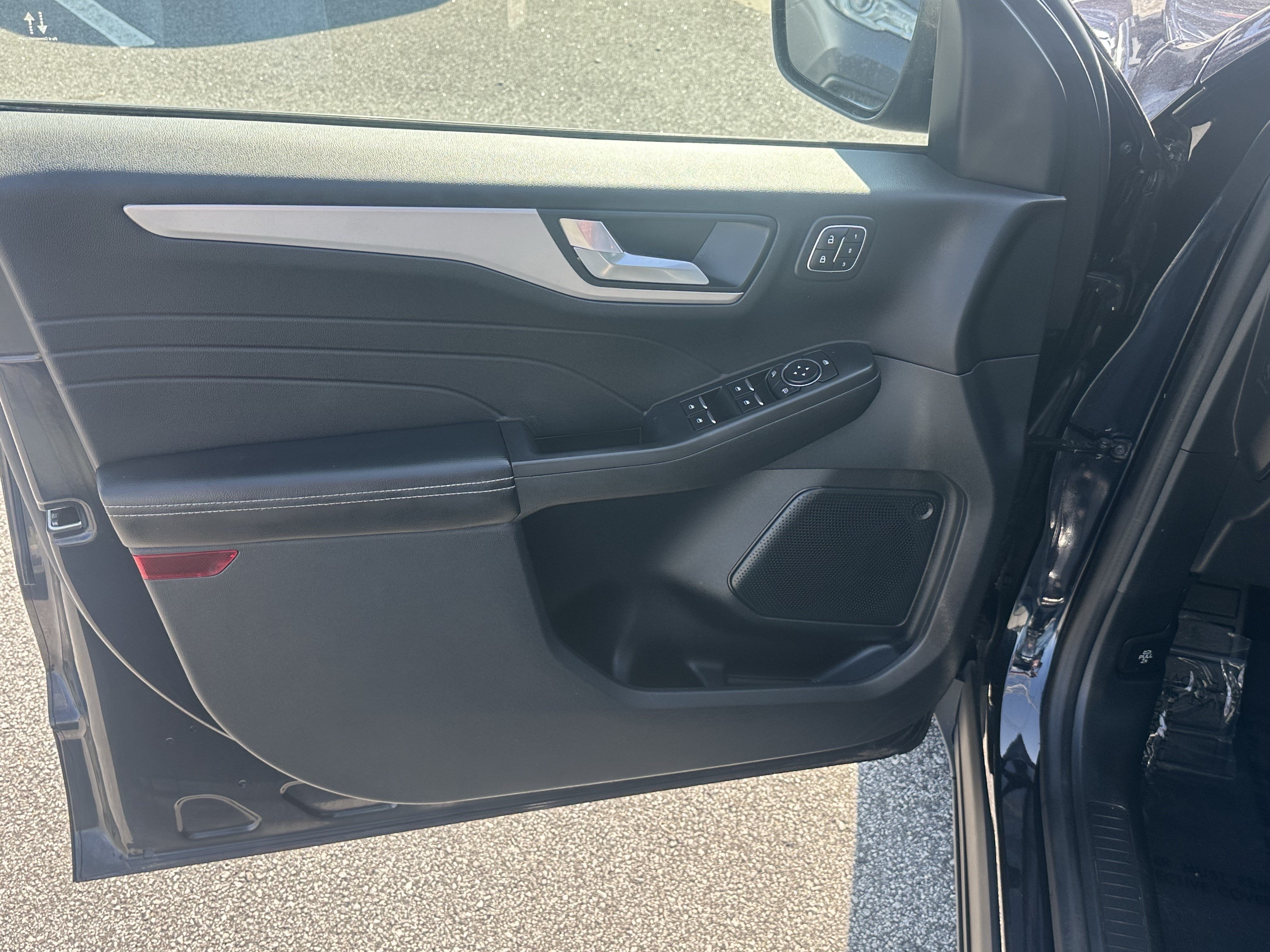 Used 2021 Ford Escape SEL w/ Technology Package FWD image 10