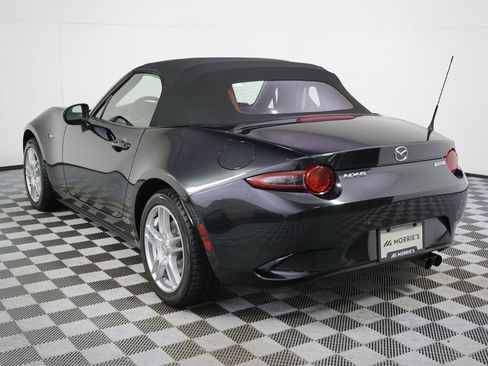 Used 2017 MAZDA MX-5 Miata Sport RWD image 4