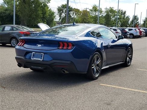 Used 2024 Ford Mustang Coupe image 4