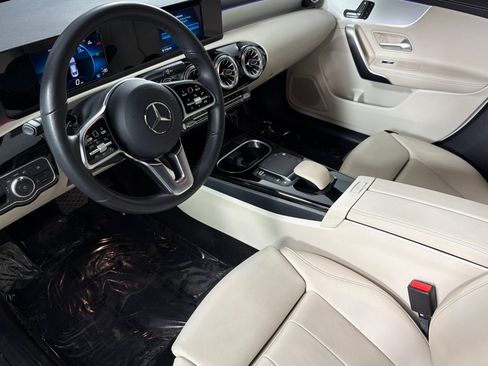 Used 2023 Mercedes-Benz CLA 250 image 9