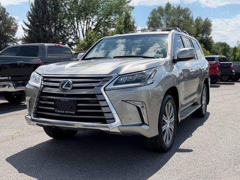 Used 2017 Lexus LX 570 4WD w/ Luxury Package image 2