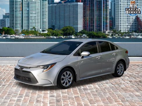Used 2025 Toyota Corolla LE image 1