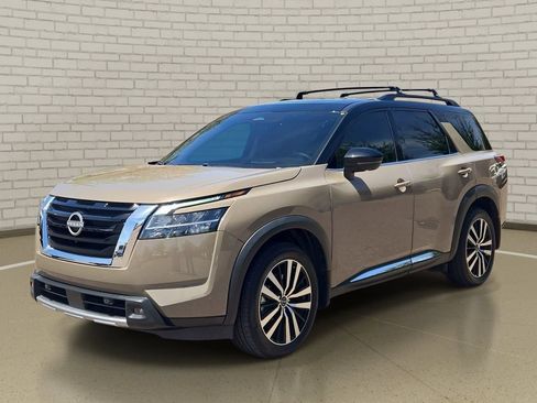 Certified 2024 Nissan Pathfinder Platinum w/ Cargo Package FWD image 1