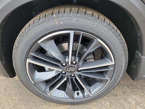 New 2025 INFINITI QX55 Essential image 11