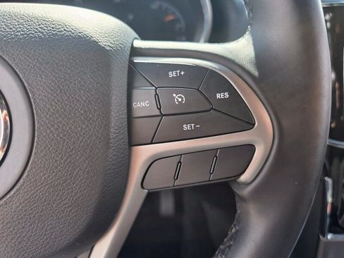 Certified 2022 Jeep Grand Cherokee Laredo E RWD image 28