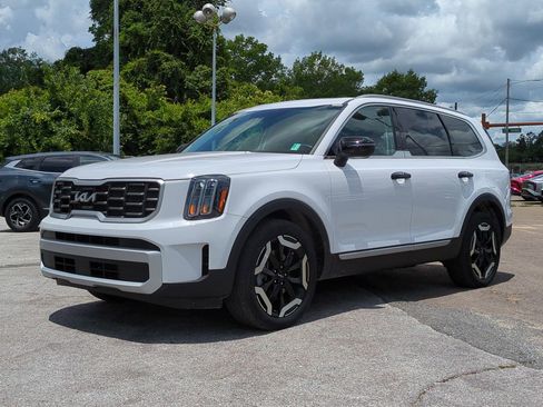 Certified 2025 Kia Telluride S FWD image 2