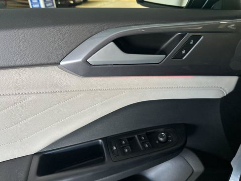 New 2026 Volkswagen Taos SEL AWD/4WD image 10